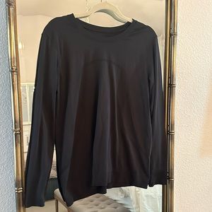 Lululemon size 12, black swiftly relaxed long sleeve shirt